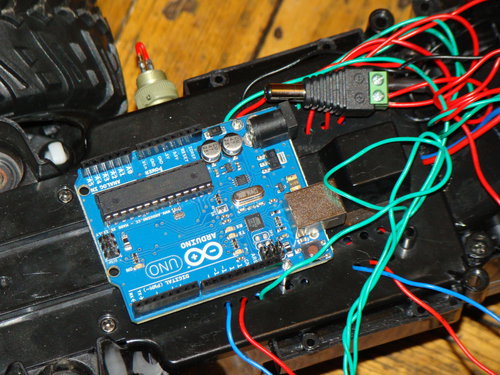 Arduino UNO на машинке